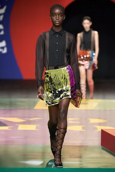 Look 80